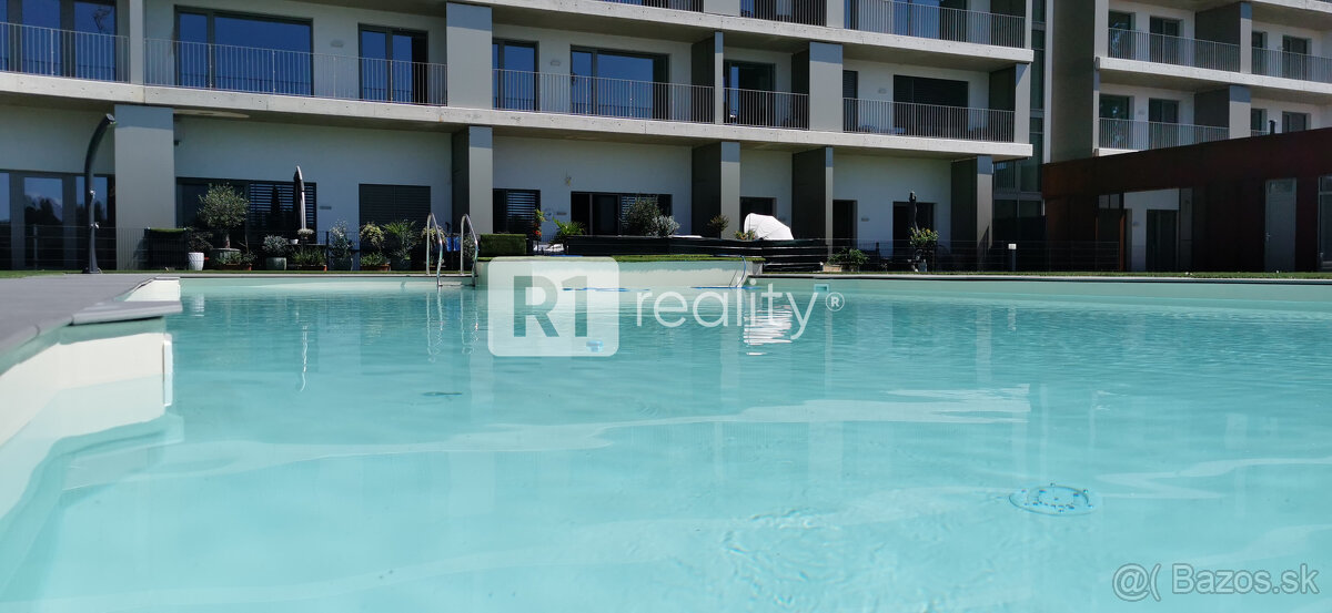 Na prenájom 2 izbový byt 45 m2 + terasa 15 m2 + 30 m2 predzá - 7