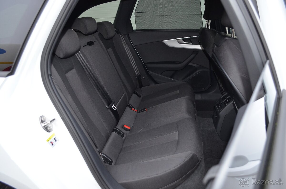 AUDI A4 Avant 35 TFSI S line Kamera Radar 29.817 km 2024 - 7