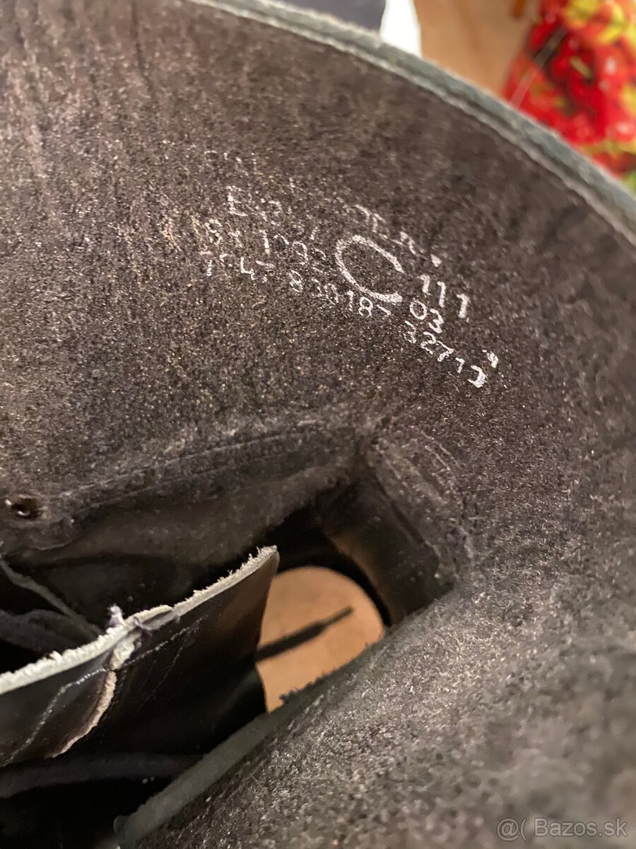 Policajné topánky a kanady - 7