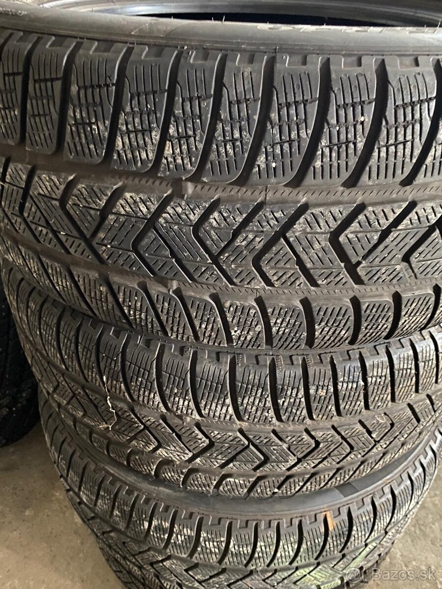 Pneu Pirelli 235/55 R19 - 7