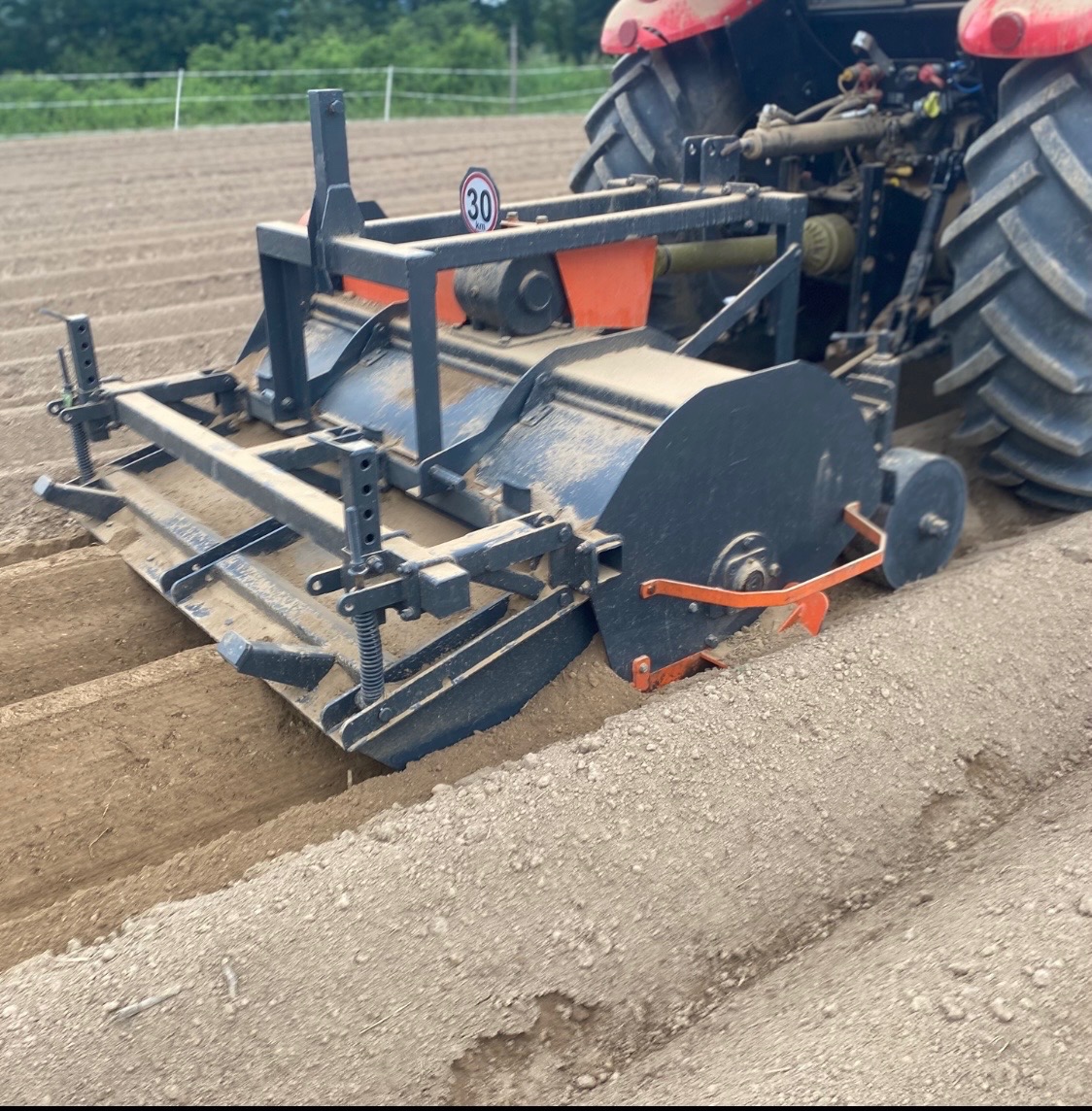 Predám Optigep BT-2B – bakhátovač / hriadkovač + fréza 200 c - 7