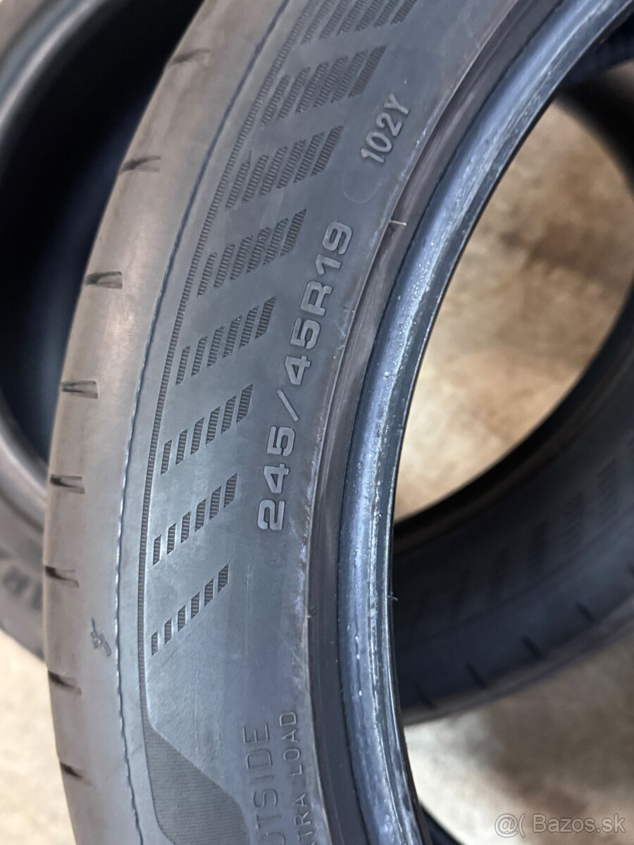 245/45R19 - 7