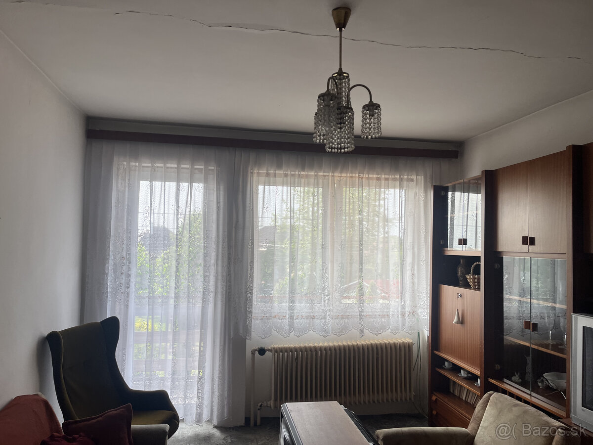 Na predaj 5 izbový,poschodový rodinný dom v Ohradoch - 7