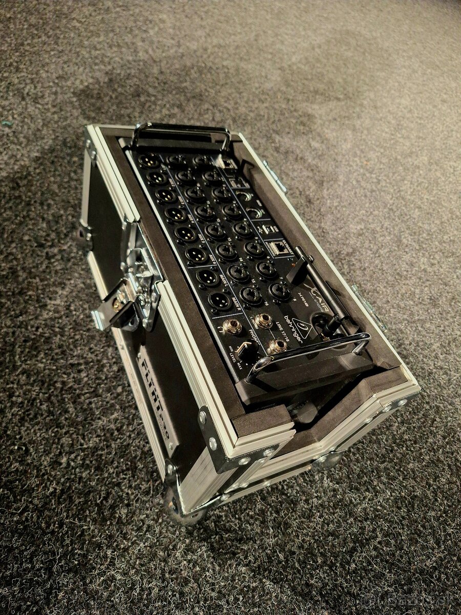 Mixpult Behringer X-Air XR18 + obal (case) - 7