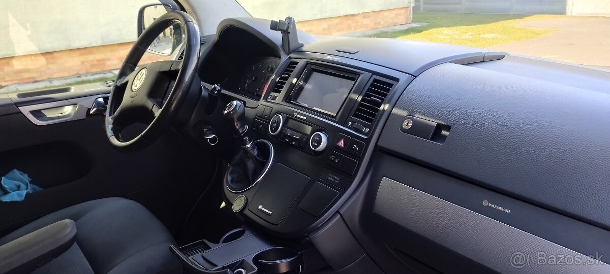 VW Multivan 2,5TDi 4x4 - 7