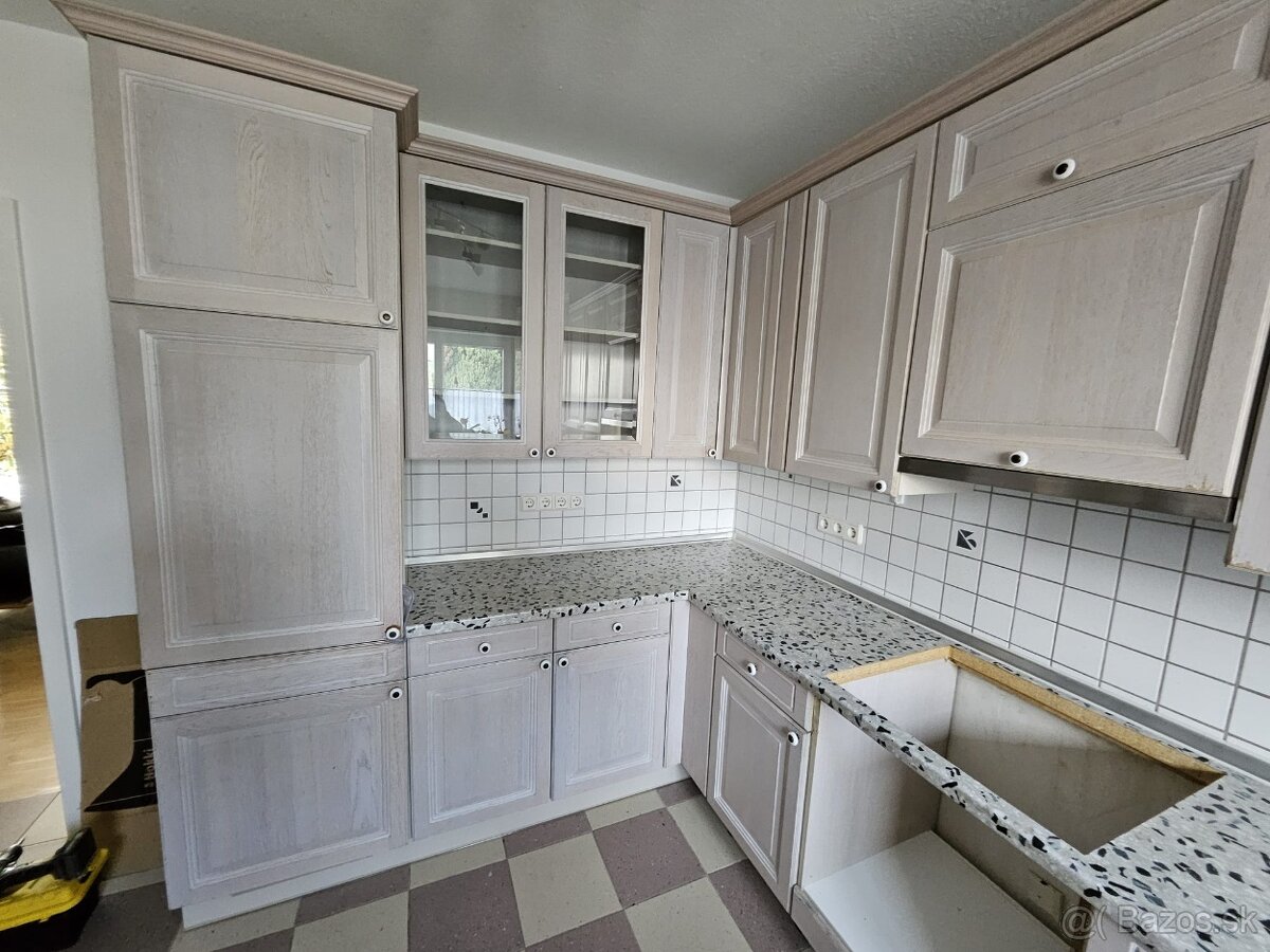 Masívna kuchynská linka z Nemecka so spotrebičmi - 7