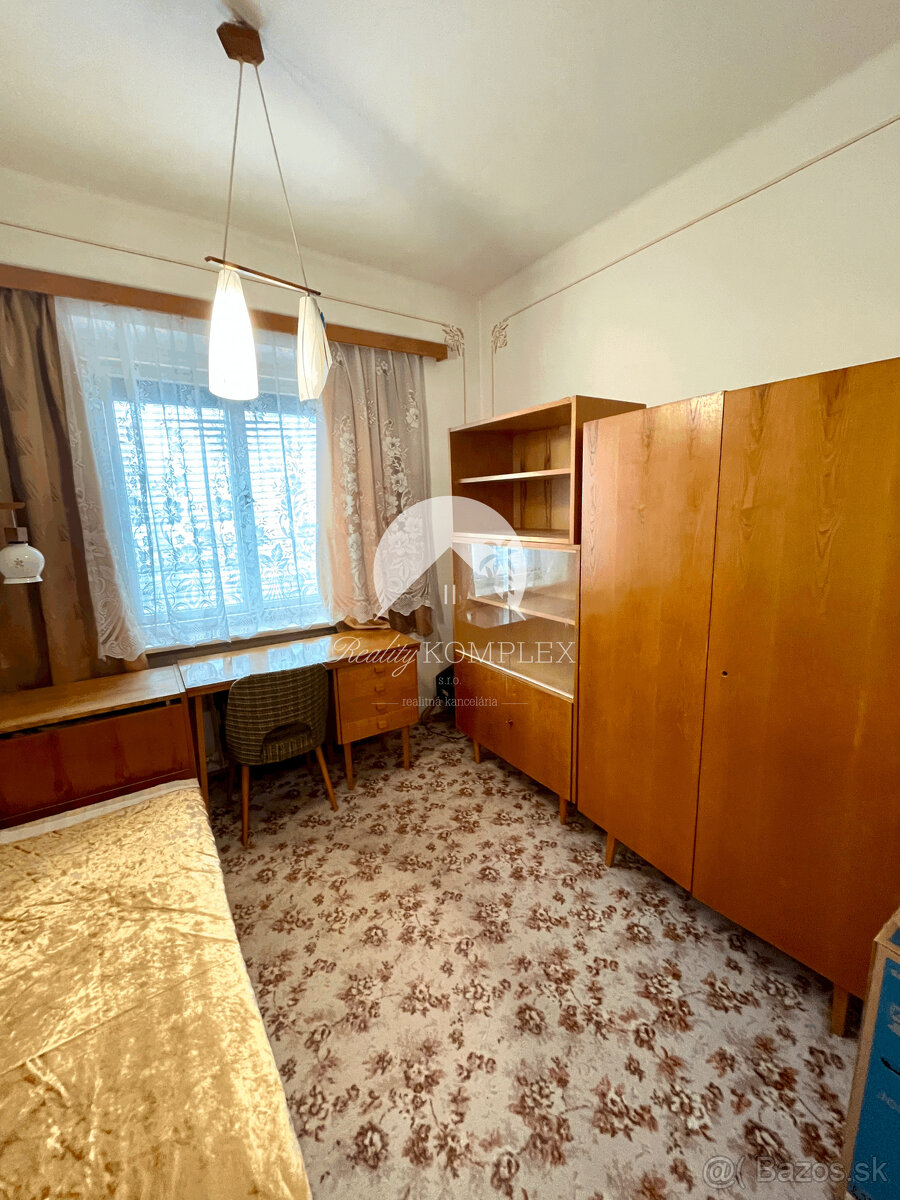 Reality KOMPLEX s.r.o. Vám ponúka priestranný rodinný dom s - 7