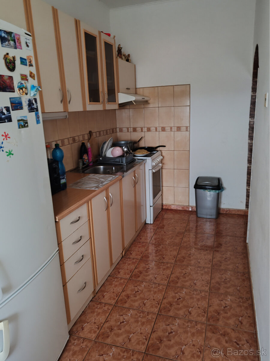 SENEC - EXKLUZÍVNE IBA U NÁS - NA PREDAJ 3 IZBOVÝ BYT V CENT - 7