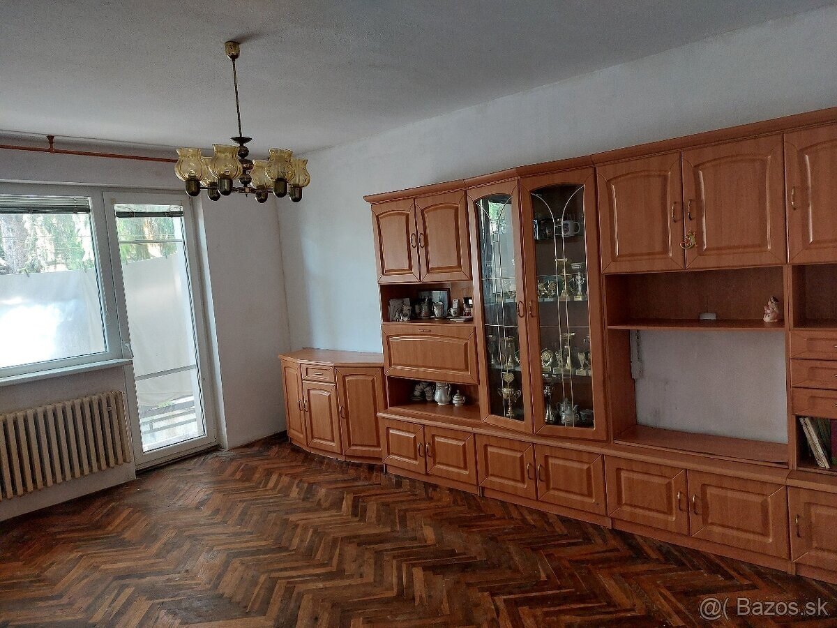 Na predaj 2generačný RD v tichej uličke Ludanice 8km od TO - 7