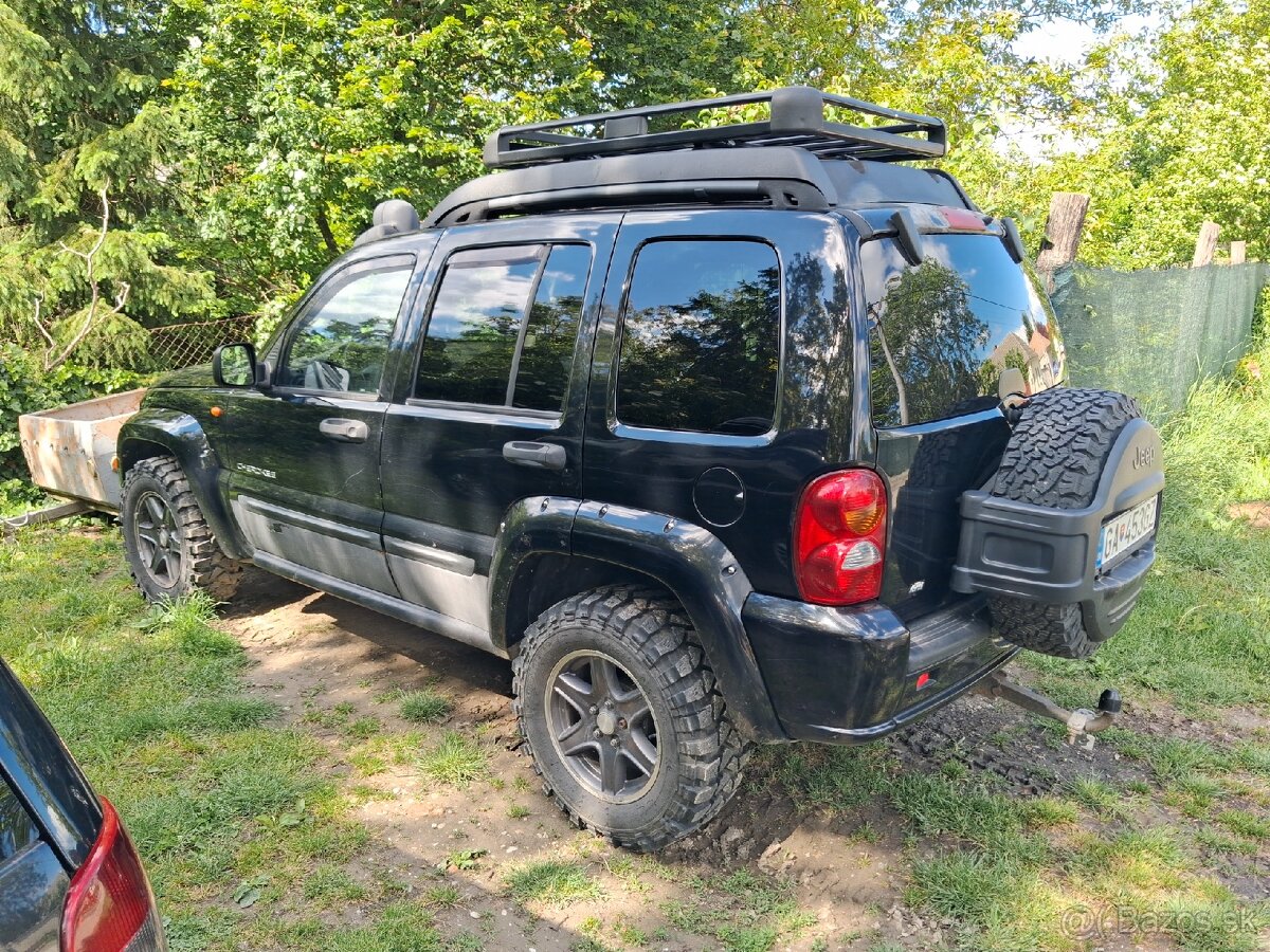 Jeep cherokee kJ - 7