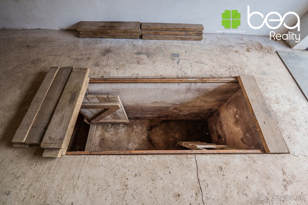 Garáž s elektrinou, montážnou jamou, pivnicou Levoča - 7