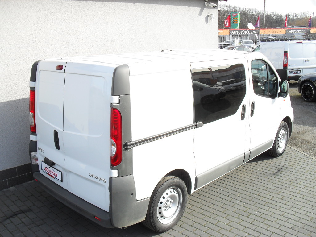 Opel Vivaro 2,0 CDTI 6 Míst Klima 219.000Kč - 7