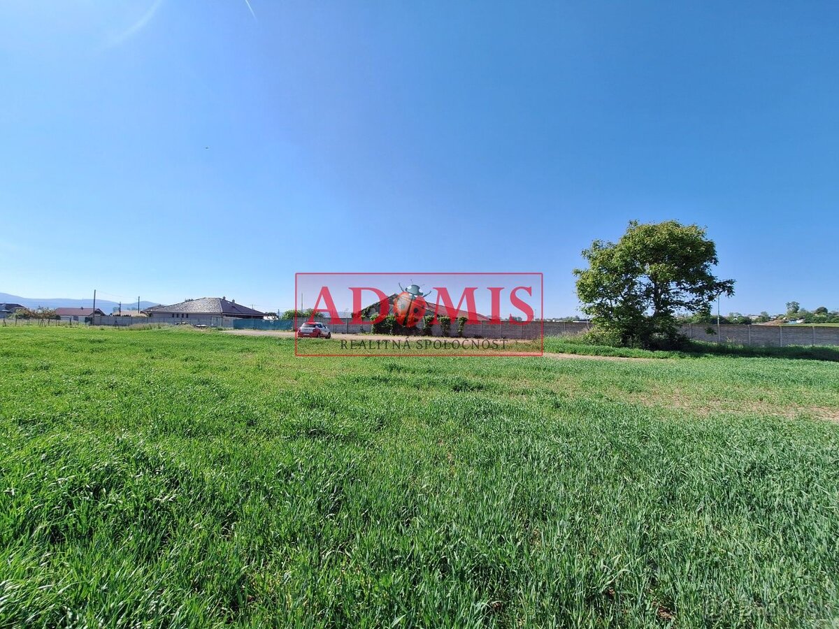 ADOMIS - predáme stavebný pozemok Seňa 585m2,len 15min. z K - 7
