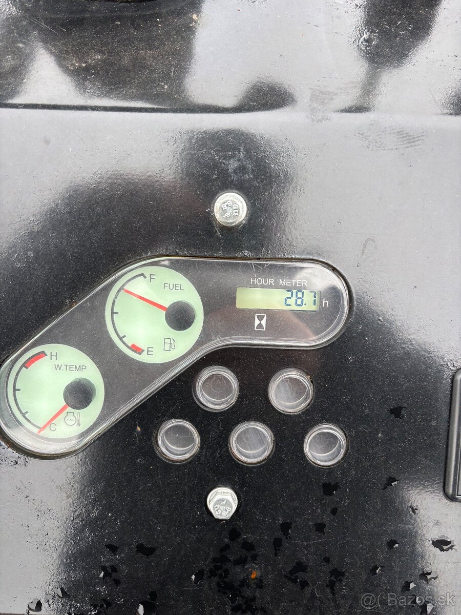 Mini nakladac 2024 - 7