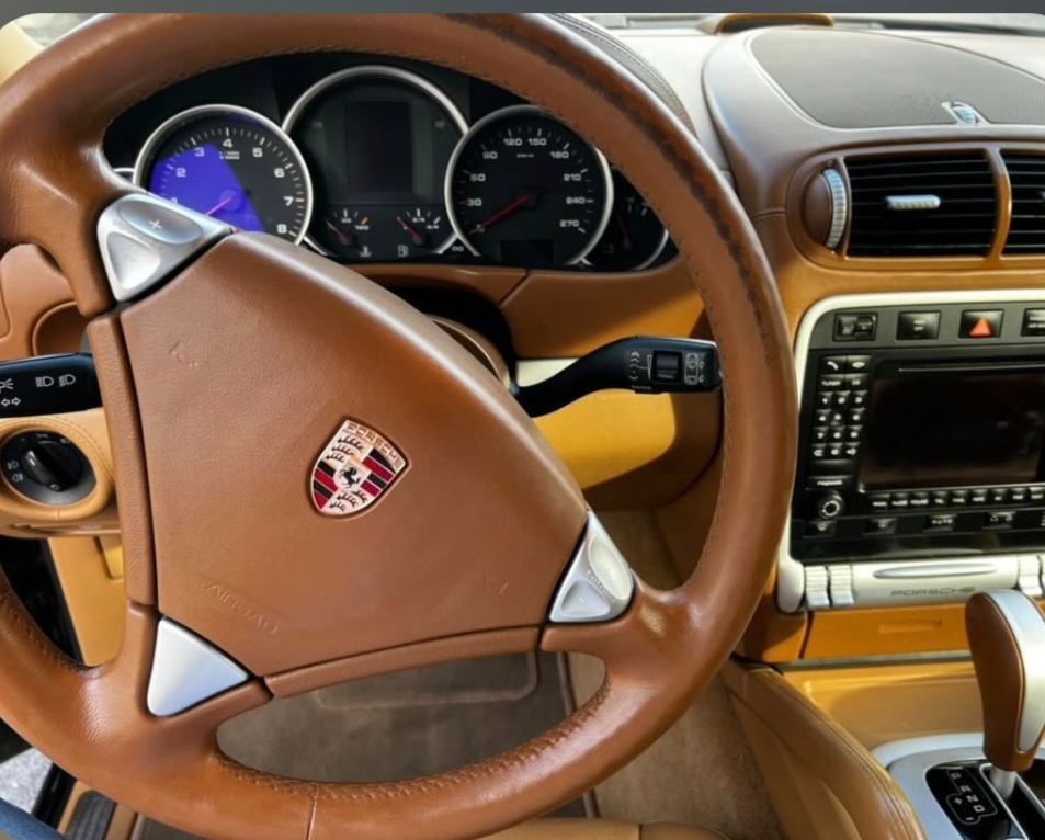 PORSCHE CAYENNE S - Black on Black - 7