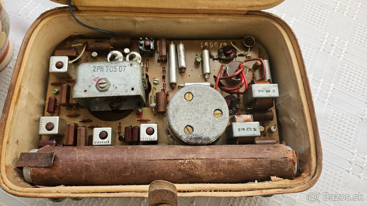 Ràdio Tesla T28 - 7