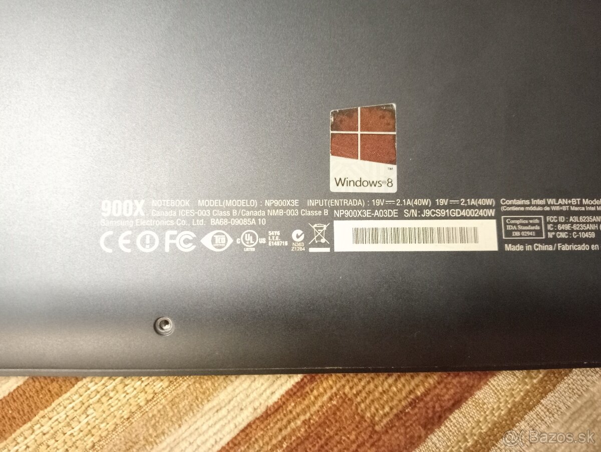 predám nefunkčný notebook Samsung NP300X3E - 7