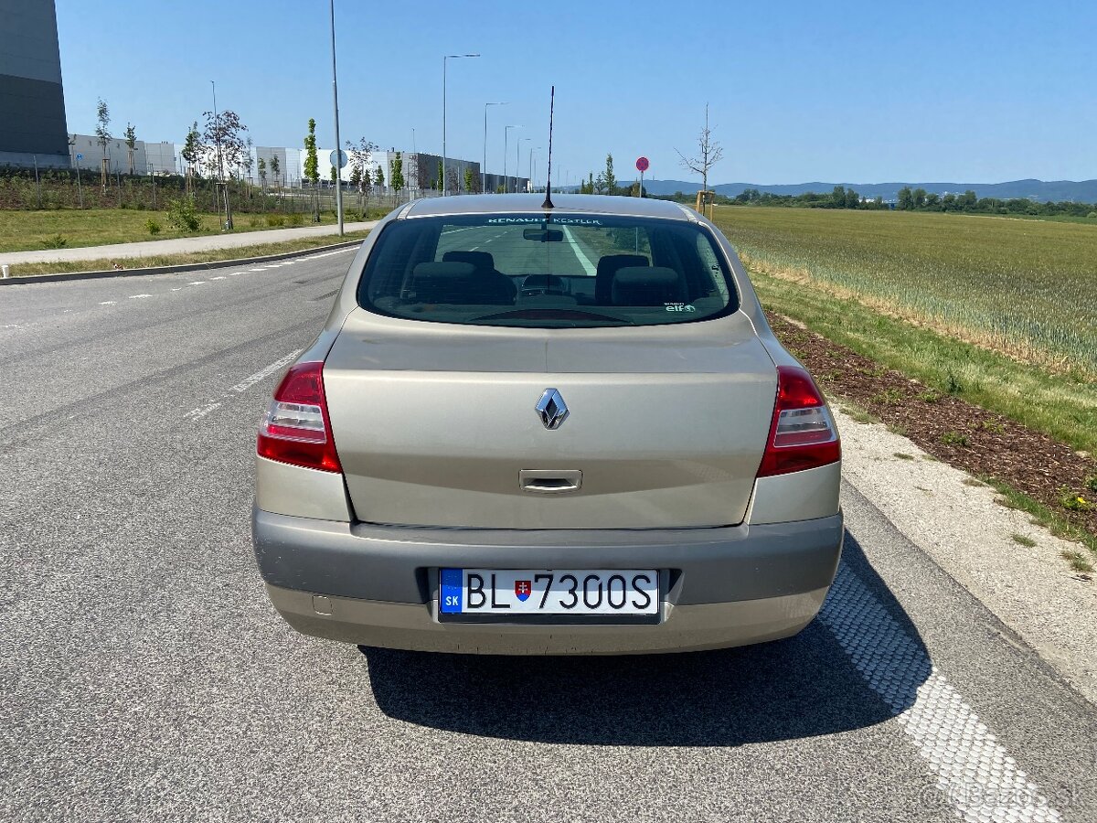 RENAULT MEGANE 1.4i 16V - 7