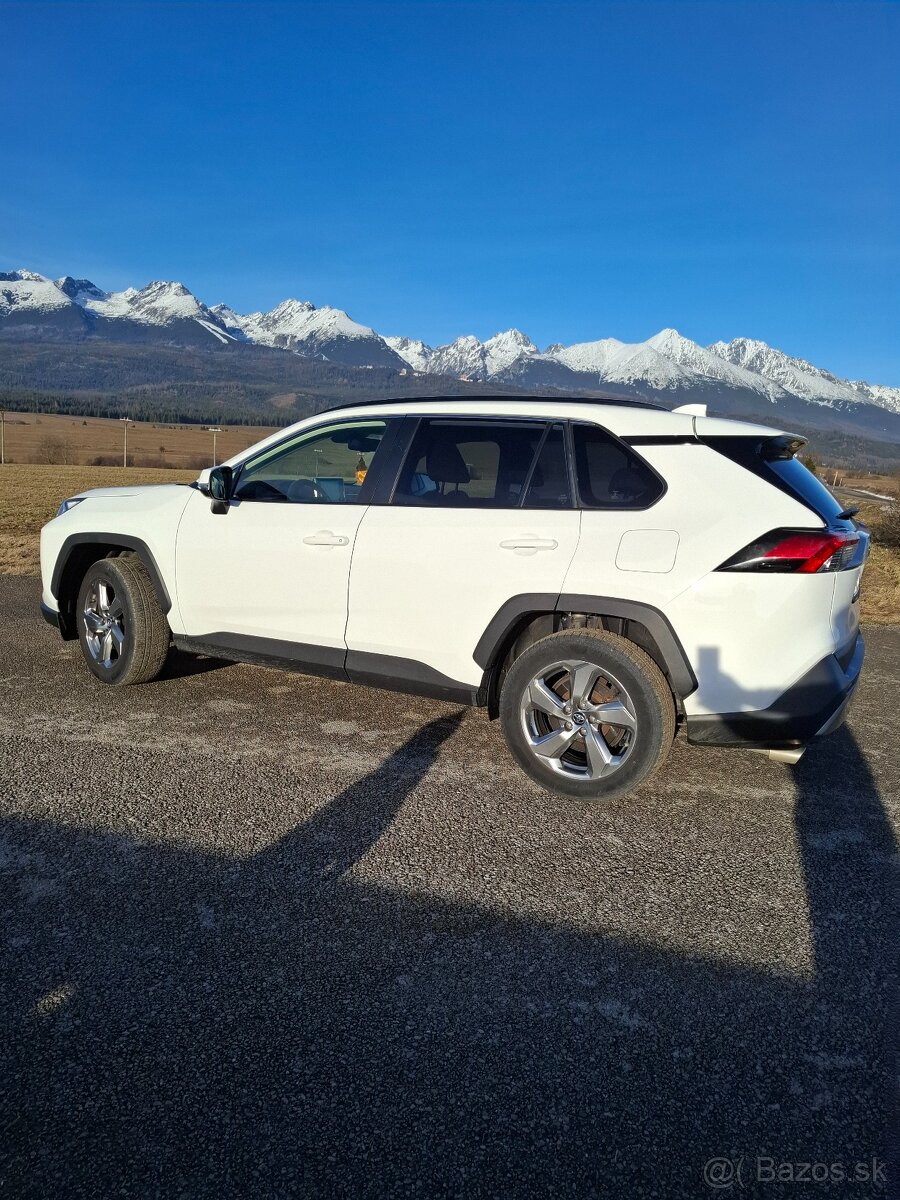 Toyota RAV4 COMFORT 2.0 Benzín 4x4 automat 33 000km - 7