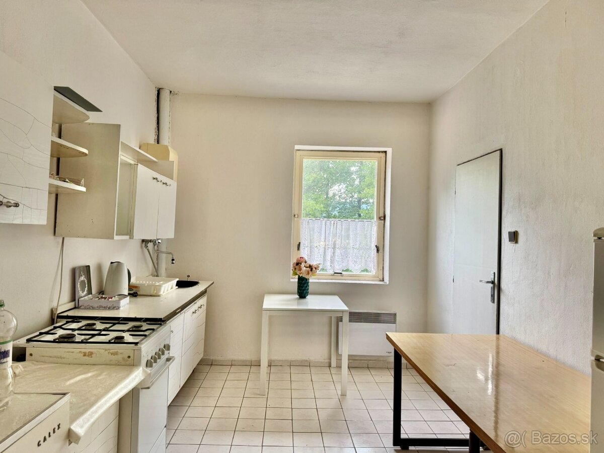 NA PREDAJ: Rozsiahla polyfunkčná budova, Pravenec - 7