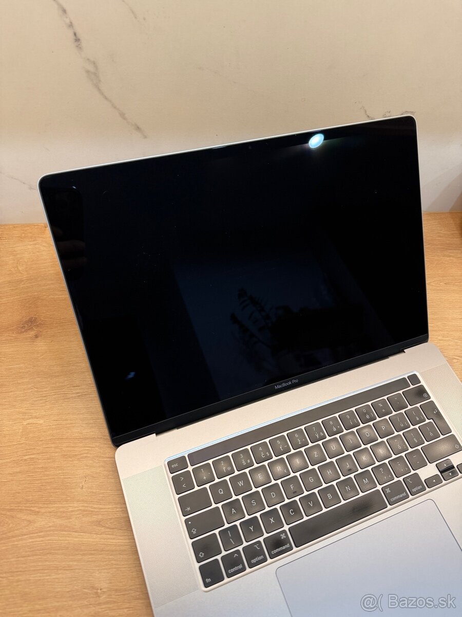 MacBook Pro 16" 2019 i9 | 16 GB RAM | 1 TB SSD - 7
