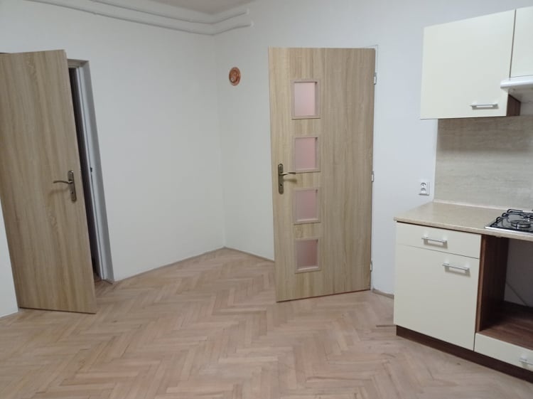 Pekný 1VM vo Veľkých Uherciach /PE - 7