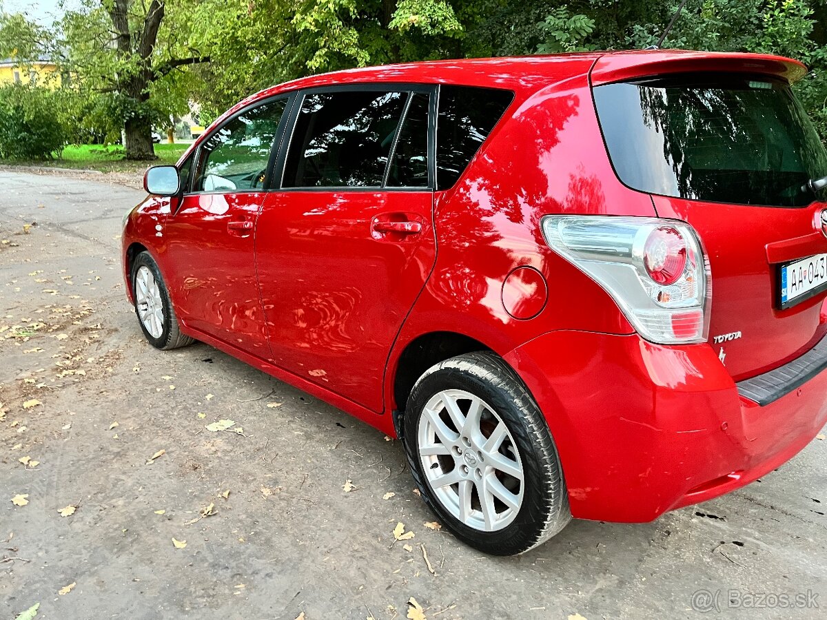 Toyota Corolla 2,2 D-4D - 7