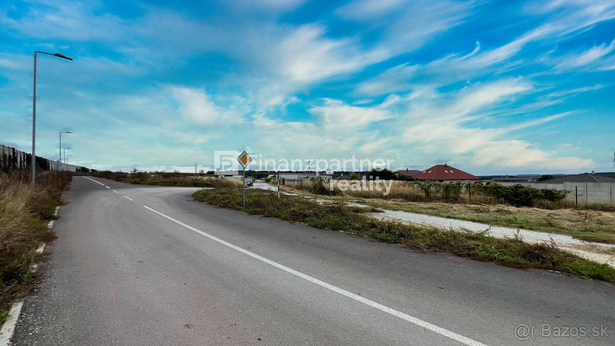 Stavebný pozemok s povolenim 900 m², Párovské Háje, Nitra - 7