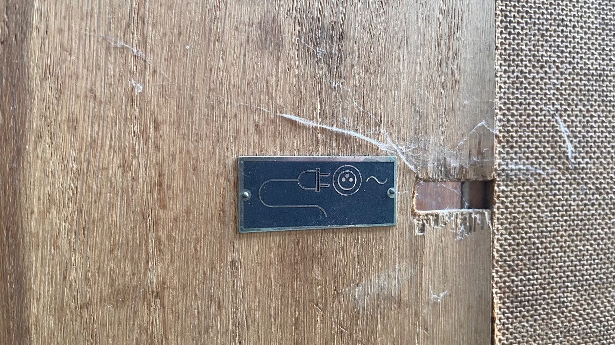 Gramofónová skrinka - 7