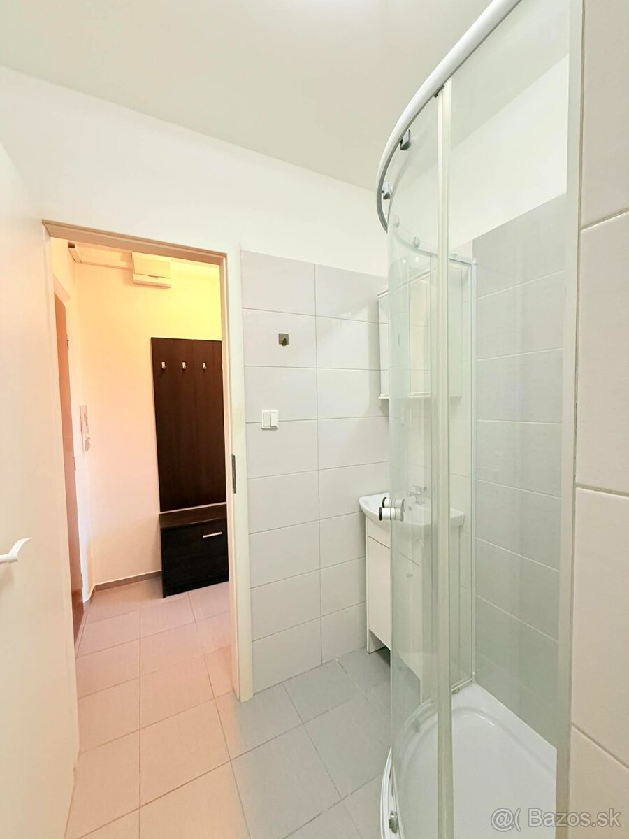 Zariadená garsónka (19,96m2) ul.A.Kubinu. - 7