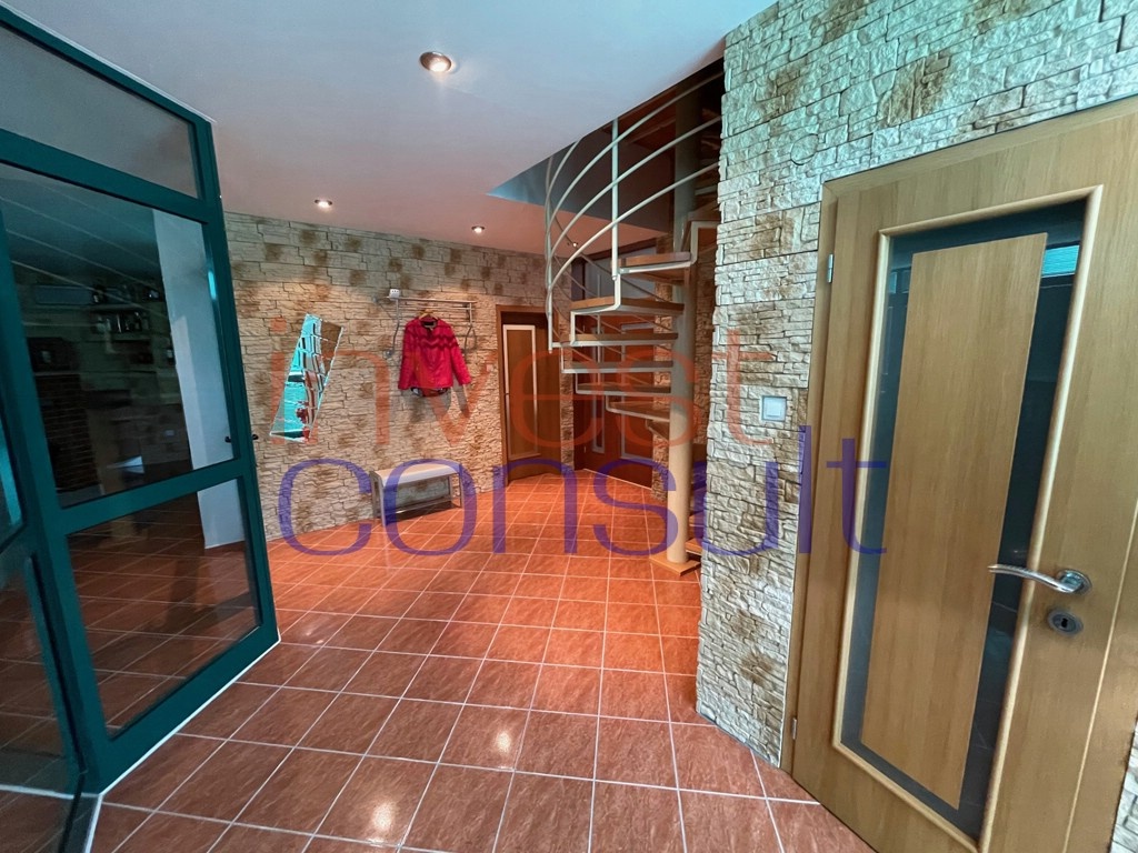 2278 NA PREDAJ V KOMÁRNE KOMPLEX BUDOV - 7