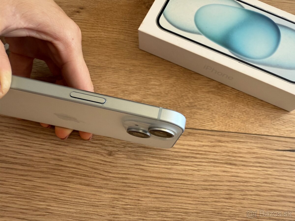 iPhone 15 blue - 7
