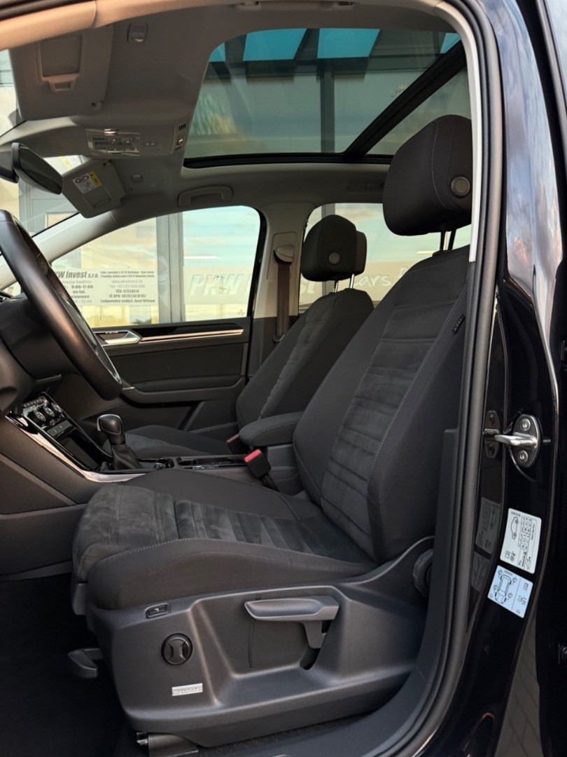 Volkswagen Touran 2.0TDi DSG Highline 7MIESTNY Ťažné - 7