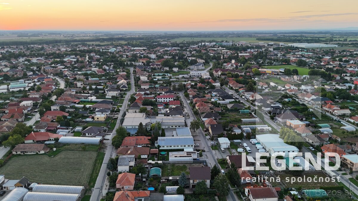 Stavebný pozemok Nesvady, 540 m2 neďaleko centra - 7