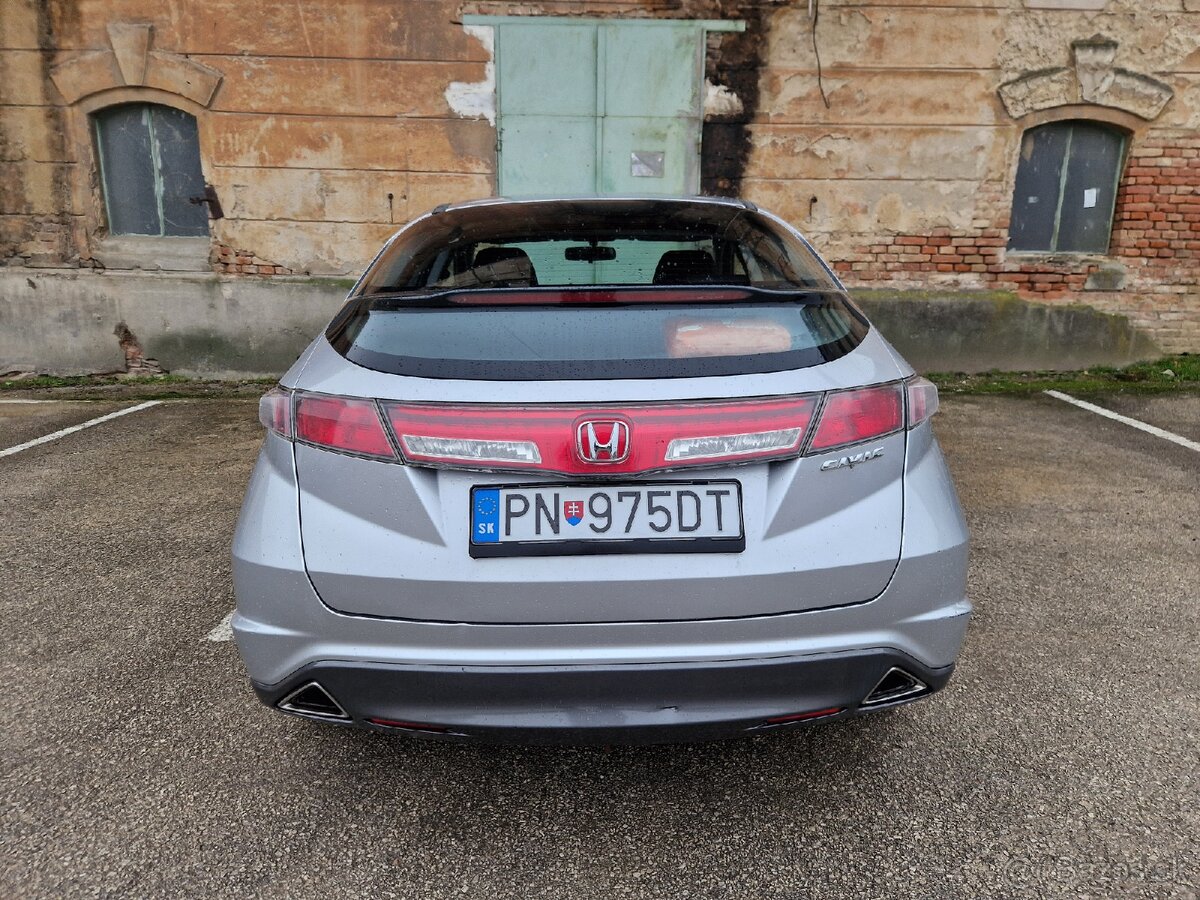Honda Civic VIII 1.8 i-VTEC Ufo - 7