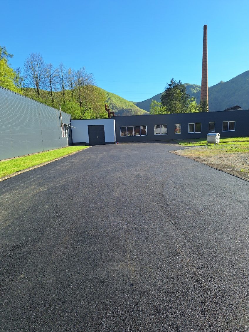 Predaj haly s pozemkom v obci Valaská. - 7