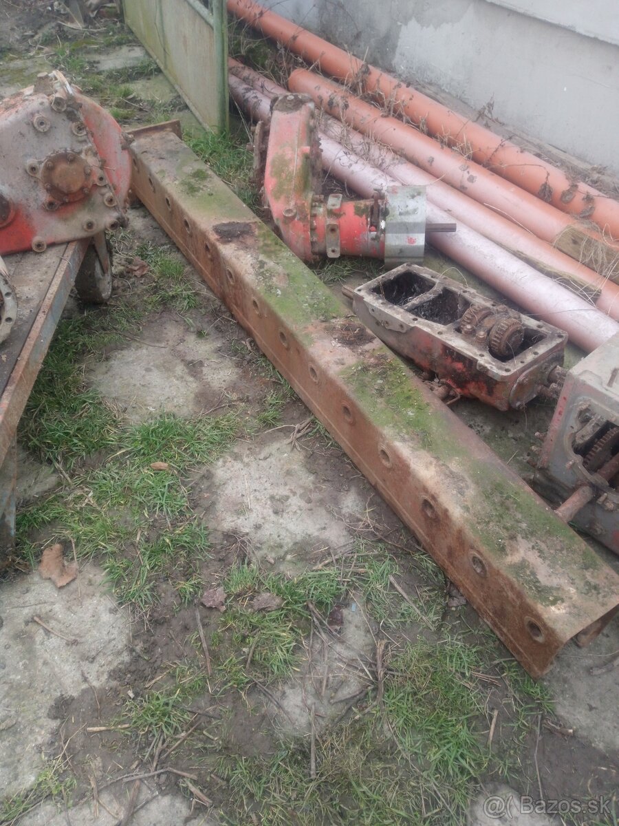 Náhradní díly na Traktor RS09 - 7