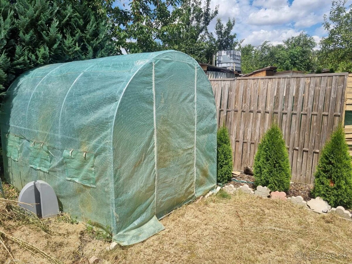 Chata so záhradou pri Váhu v Kráľovej nad Váhom - 7