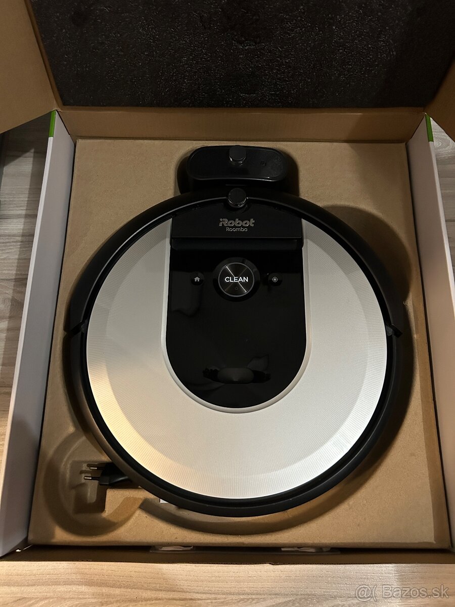 Robotický vysávač iRobot Roomba i7 - 7