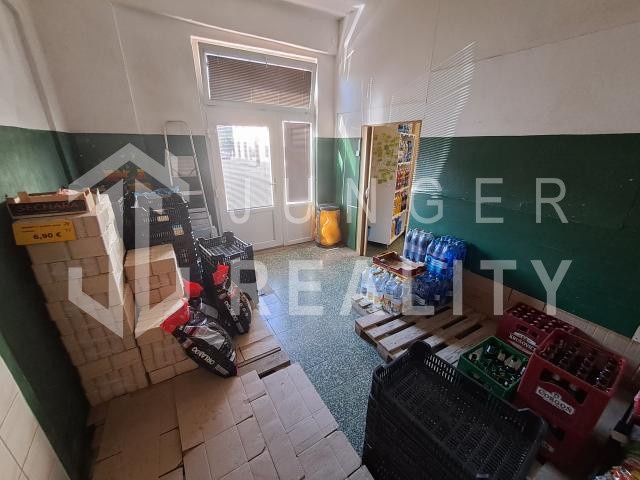 Na predaj nebytový priestor / obchod v centre Plešivca - 7
