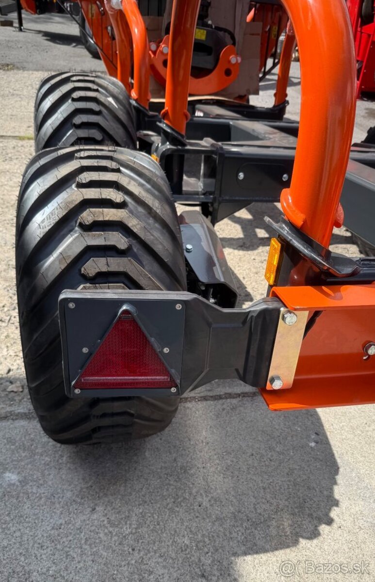 Vyvažecí vlek vyvažečka, vývozka MTM 10T Ruka 6.6m - 7