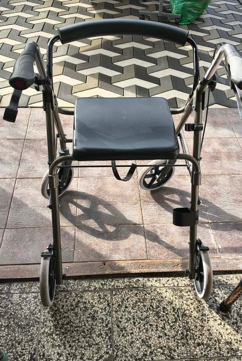 Polohovateľná elektrická posteľ - 7