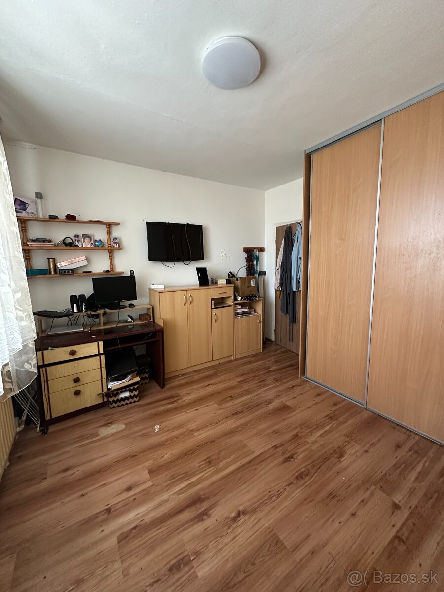 Na predaj 4 izbový byt - 7