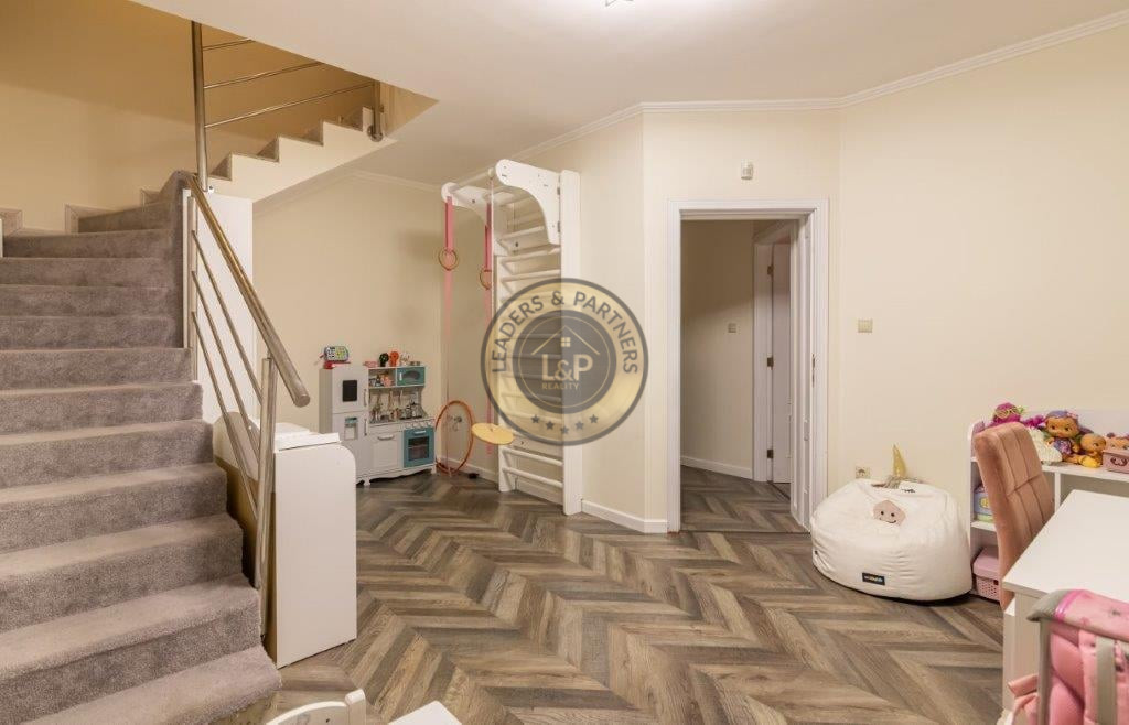 PREDAJ 7izbový rodinný dom s bazénom a saunou Mosonmagyaróvá - 7