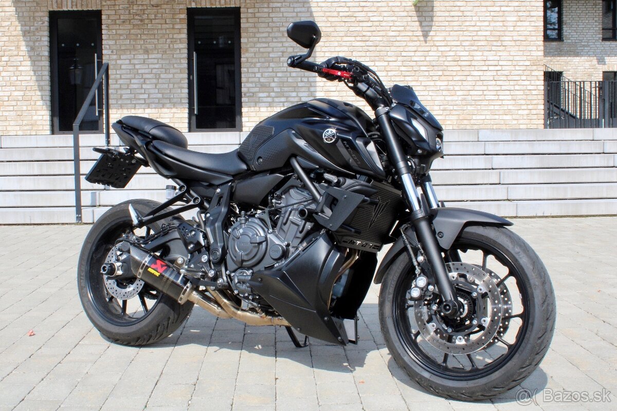 Yamaha mt 07 - 7