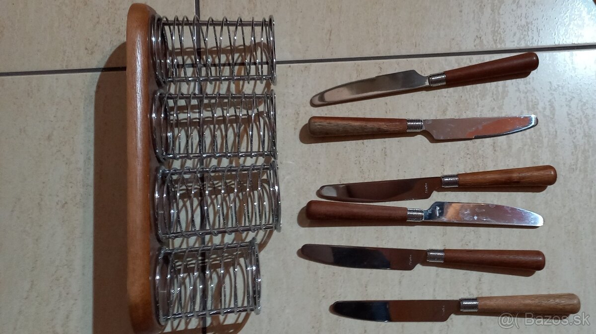 Jedálenský príbor s drevenou rukoväťou a stojanom - 23 dieln - 7