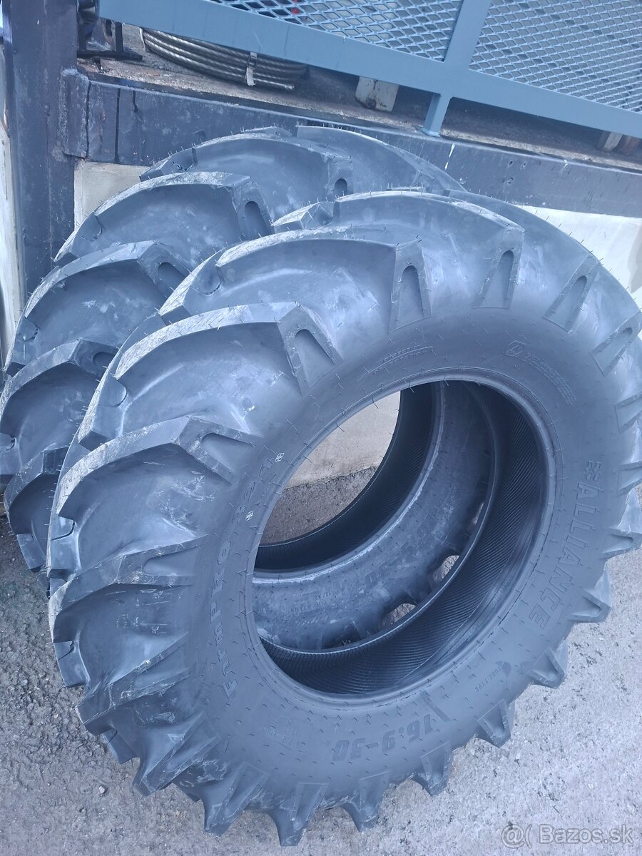 TRAKTOROVA PNEUMATIKA,PLAST GUMA TRAKTOR ZETOR - 7