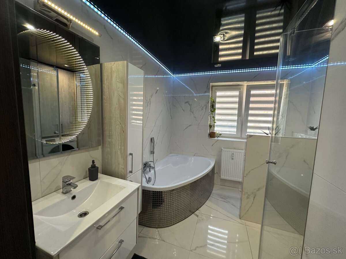 Na prenajom 2 izbový kompletne zrekonštruovaný byt v Komárne - 7