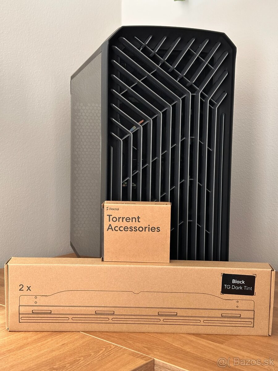 PC skrinka Fractal Design Torrent TG Dark - 7