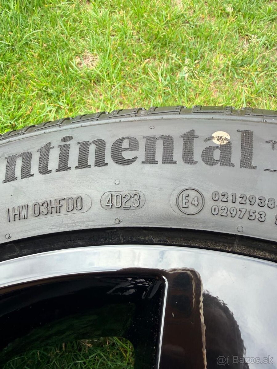 LAND ROVER DEFENDER R22 275/45/22 Continental - 7